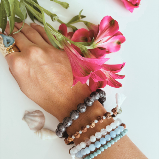Personalisiertes Gebetsarmband mit Rudraksha-Perlen